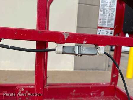 Scissor lift 2022  MEC Micro 19 (32)