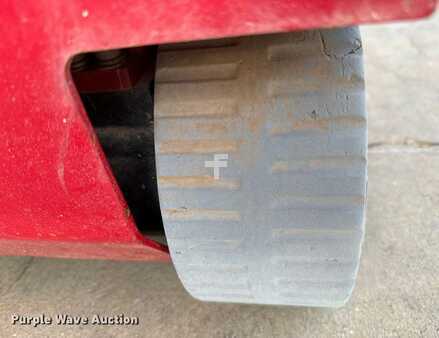 Scissor lift 2022  MEC Micro 19 (34)