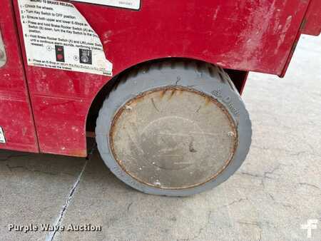 Scissor lift 2022  MEC Micro 19 (35)