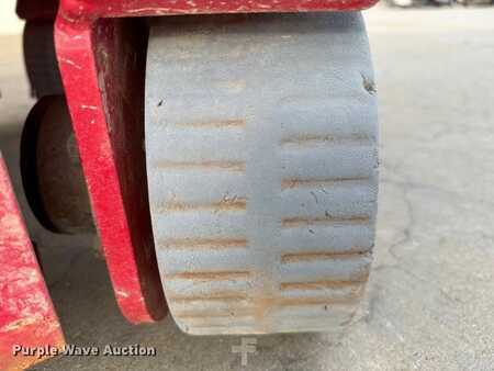 Scissor lift 2022  MEC Micro 19 (40)