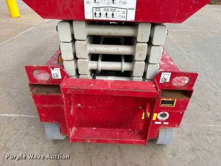 Scissor lift 2022  MEC Micro 19 (9)
