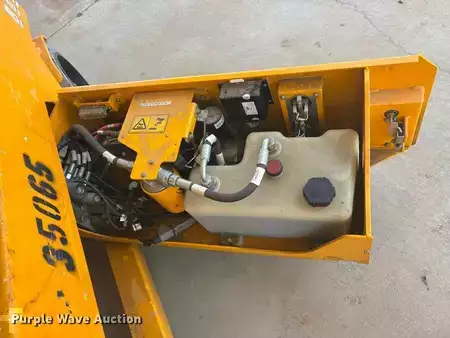 Scissor lift 2017  JCB S2632E (11)