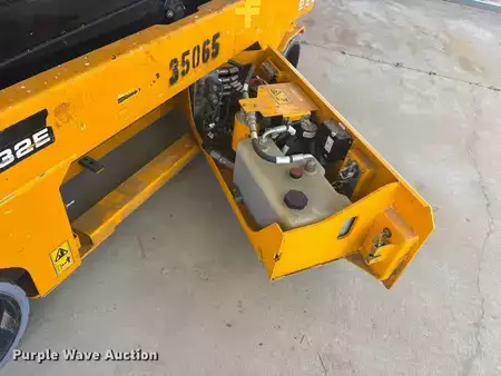 Scissor lift 2017  JCB S2632E (14)