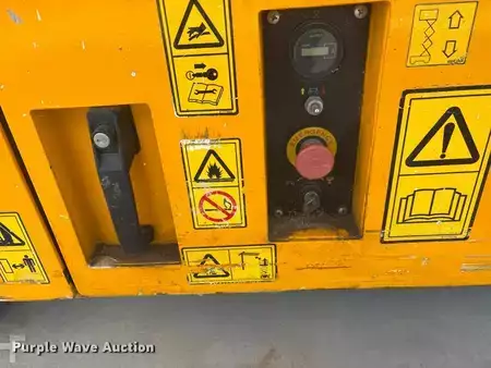 Scissor lift 2017  JCB S2632E (21)