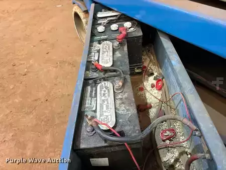 Scissor lift 1999  Genie GS-2646 (16)