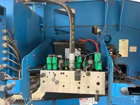 Telescopic boom lift 2006  Genie S-60 (25)