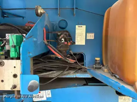 Telescopic boom lift 2006  Genie S-60 (26)