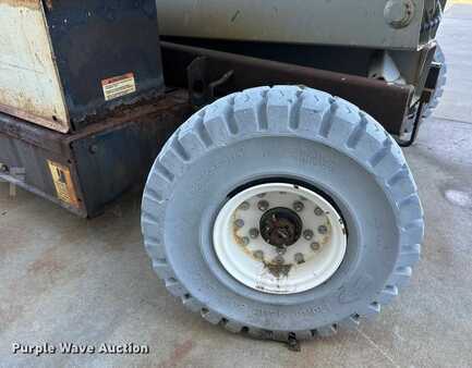 Scissor lift - MEC 3068ES (32)