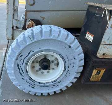 Scissor lift - MEC 3068ES (35)