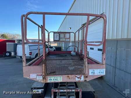 Scissor lift - MEC 3068ES (9)