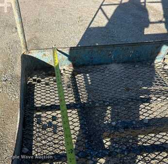 Telescopic boom lift 2002  Genie S80 (10)