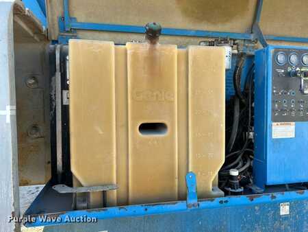 Telescopic boom lift 2002  Genie S80 (40)