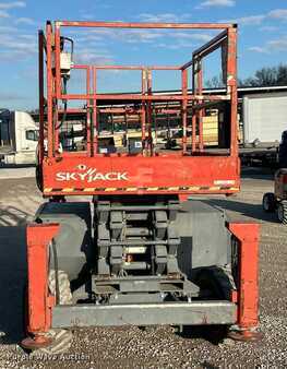 Plataforma Tijera 2013  Skyjack SJ 6832RT (2)