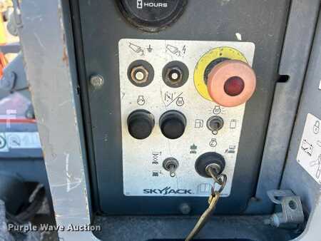 Plataforma Tijera 2013  Skyjack SJ 6832RT (33)