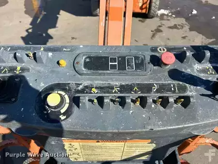 Telescopic boom lift 2007  JLG E400AJP Narrow (14)