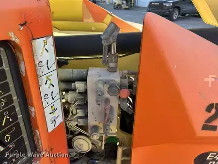 Telescopic boom lift 2007  JLG E400AJP Narrow (30)
