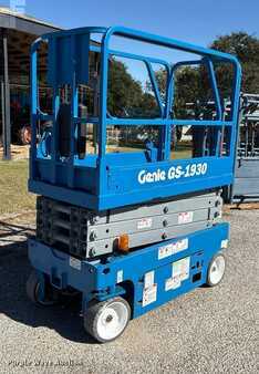Scissor lift 2015  Genie GS-1930 (1)