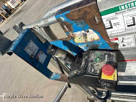 Vertical mast lift 2017  Genie GR-20 (19)