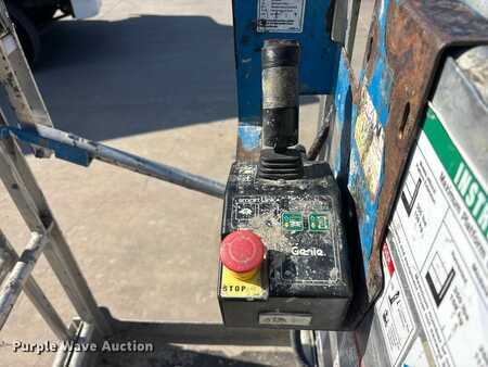 Vertical mast lift 2017  Genie GR-20 (20)