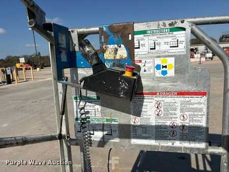 Vertical mast lift 2017  Genie GR-20 (22)