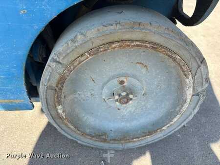 Vertical mast lift 2017  Genie GR-20 (27)