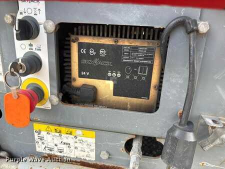 Scissor lift 2013  Skyjack SJIII 3219 (30)