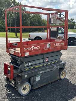 Scissor lift 2013  Skyjack SJIII 3219 (5)