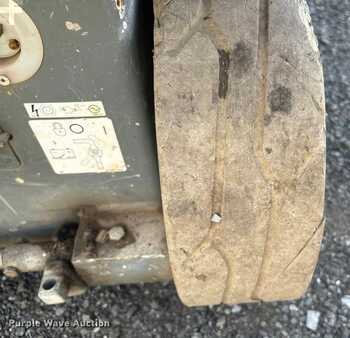 Scissor lift 2013  Skyjack SJIII 3219 (39)