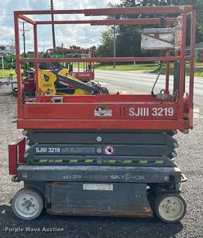 Scissor lift 2013  Skyjack SJIII 3219 (4)