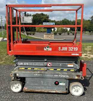 Scissor lift 2013  Skyjack SJIII 3219 (8)