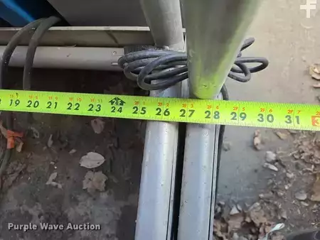 Vertical mast lift 2004  Genie GR-12 (14)