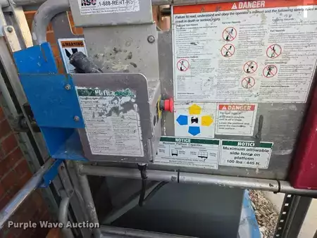 Vertical mast lift 2004  Genie GR-12 (18)