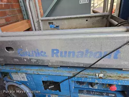 Vertical mast lift 2004  Genie GR-12 (24)