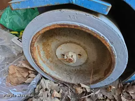 Vertical mast lift 2004  Genie GR-12 (28)