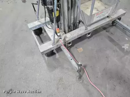 Vertical mast lift - Genie PEU-19AC (12)