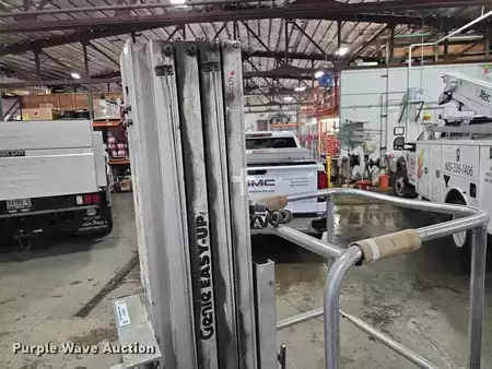 Vertical mast lift - Genie PEU-19AC (22)