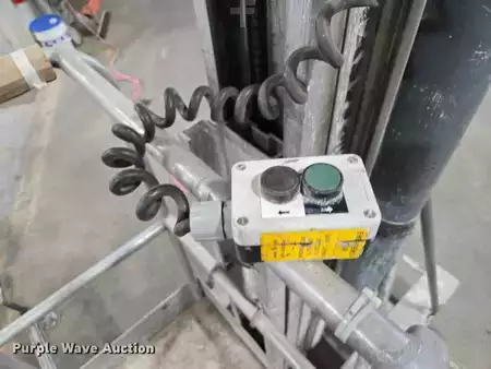 Vertical mast lift - Genie PEU-19AC (23)