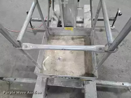 Vertical mast lift - Genie PEU-19AC (24)