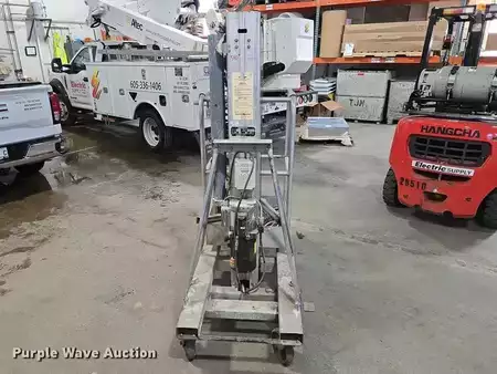 Vertical mast lift - Genie PEU-19AC (6)