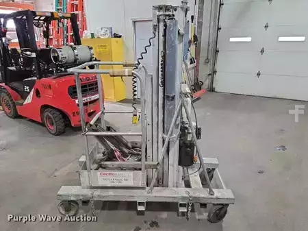 Vertical mast lift - Genie PEU-19AC (8)