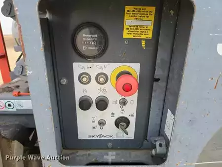 Scissor lift 2014  Skyjack SJ6826RT (36)