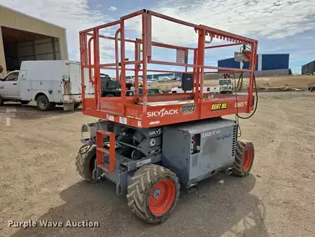 Scissor lift 2014  Skyjack SJ6826RT (5)