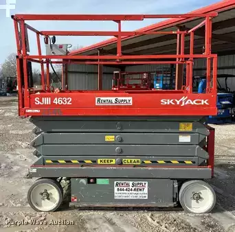 Scissor lift 2008  Skyjack SJ4632 (8)