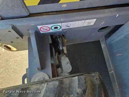 Scissor lift 2014  Skyjack SJ 6832RT (21)