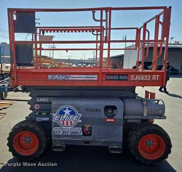 Scissor lift 2014  Skyjack SJ 6832RT (8)