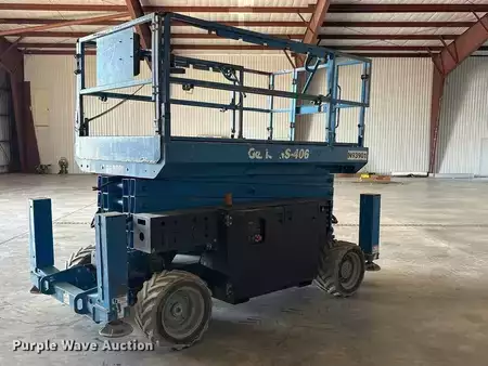 Scissor lift 2016  Genie GS4069 RT (1)