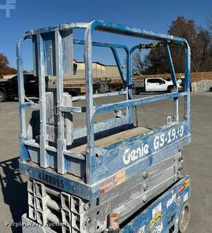 Scissor lift - Genie GS-1930 (14)