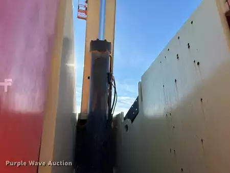 Telescopic boom lift 2011  JLG 800AJ (40)