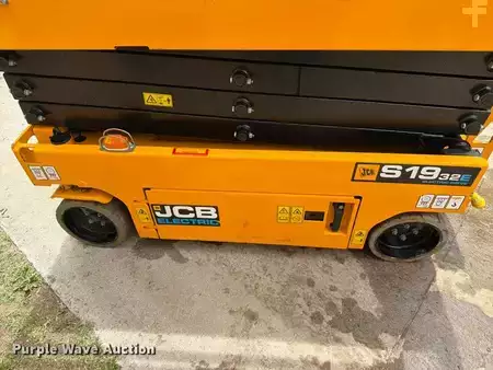 Nacelle à ciseaux 2023  JCB S1932EDRV (17)