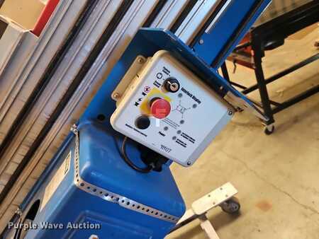 Vertical mast lift 2002  Genie AWP-40S (15)